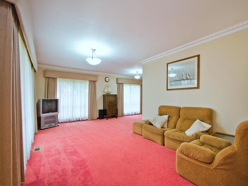 2 Ash Grove South, Langwarrin VIC 3910