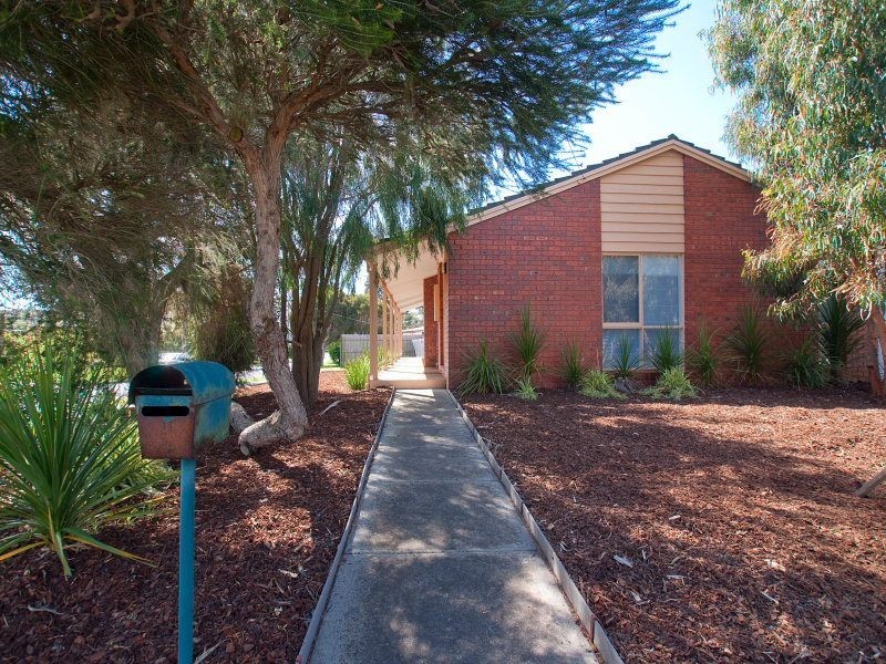 21 Lorraine Avenue, Langwarrin VIC 3910