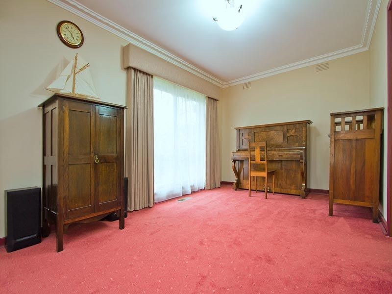 2 Ash Grove South, Langwarrin VIC 3910