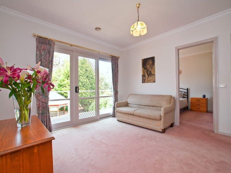 8 Micheala Crt, Langwarrin VIC 3910
