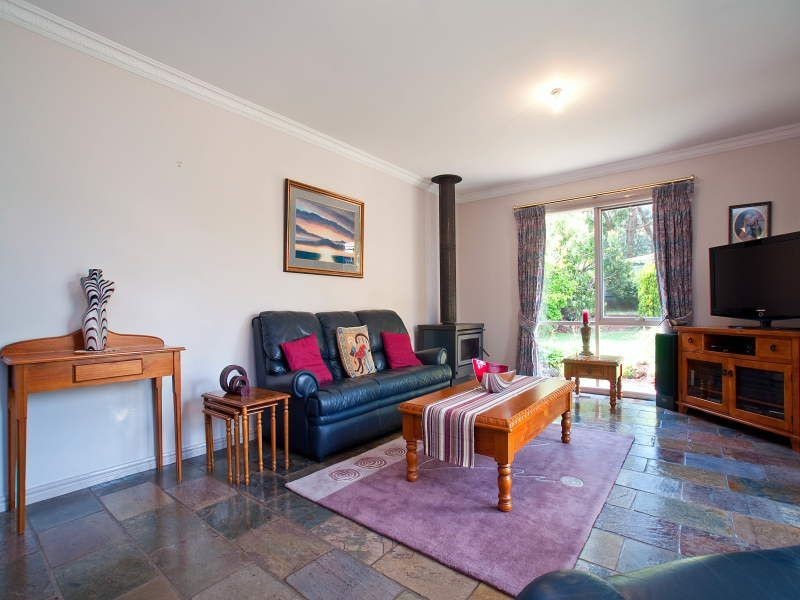 8 Micheala Crt, Langwarrin VIC 3910