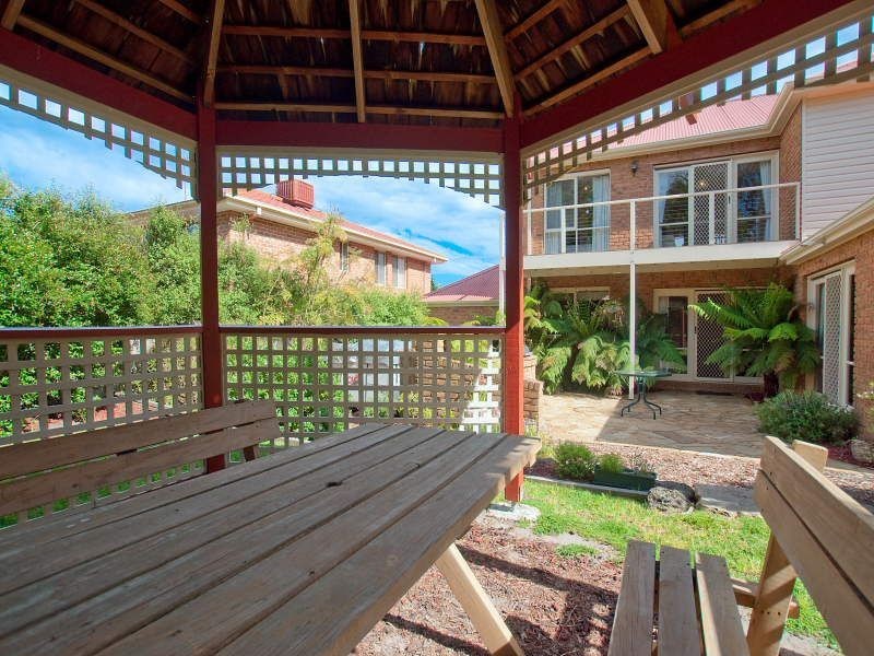 8 Micheala Crt, Langwarrin VIC 3910