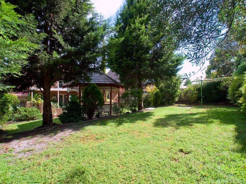 8 Micheala Crt, Langwarrin VIC 3910