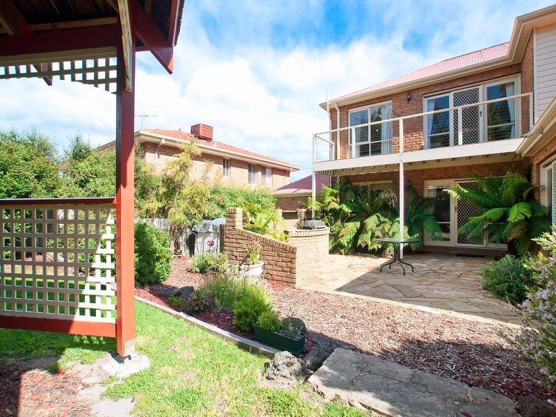8 Micheala Crt, Langwarrin VIC 3910
