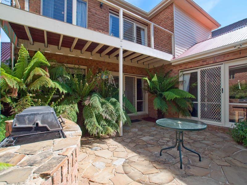 8 Micheala Crt, Langwarrin VIC 3910