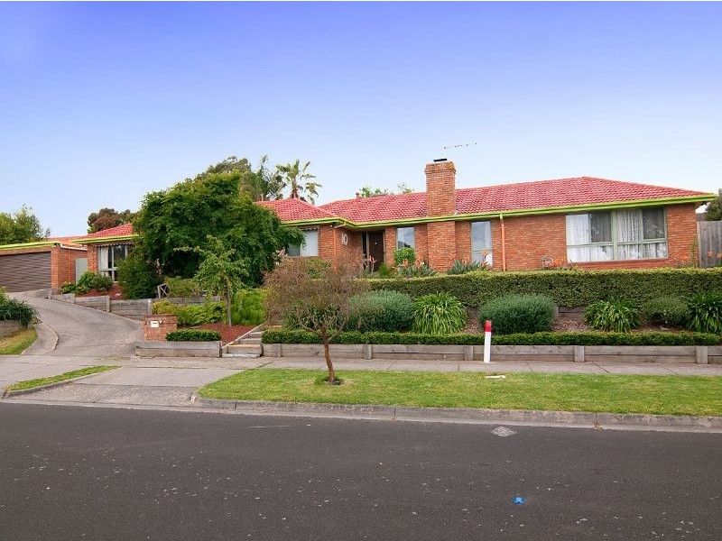 10 Peninsula Crs., Langwarrin VIC 3910