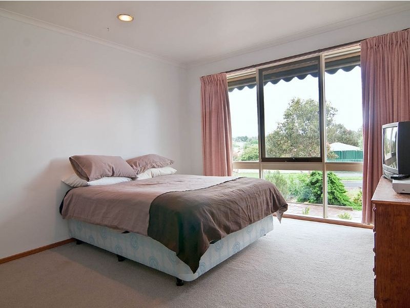 10 Peninsula Crs., Langwarrin VIC 3910