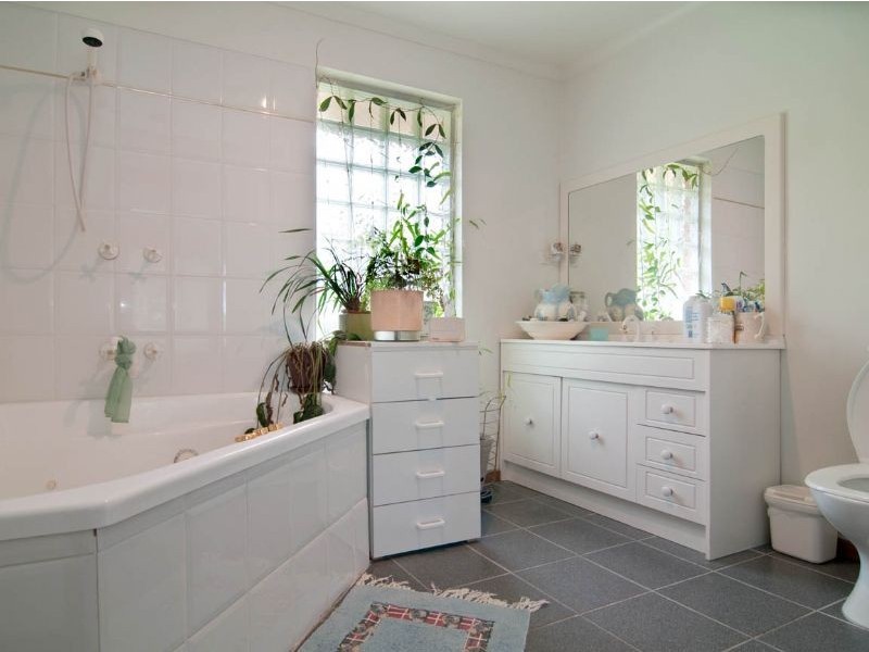 10 Peninsula Crs., Langwarrin VIC 3910