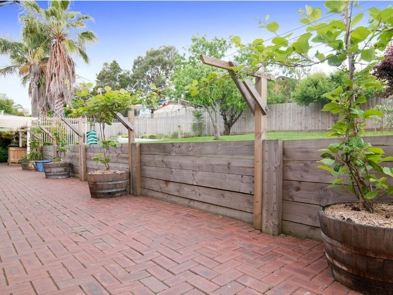 10 Peninsula Crs., Langwarrin VIC 3910