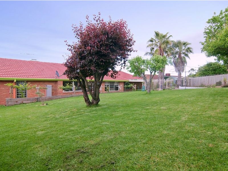 10 Peninsula Crs., Langwarrin VIC 3910