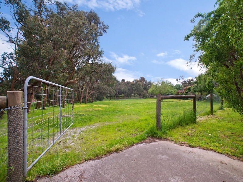 42 Bellbird Court, Langwarrin VIC 3910