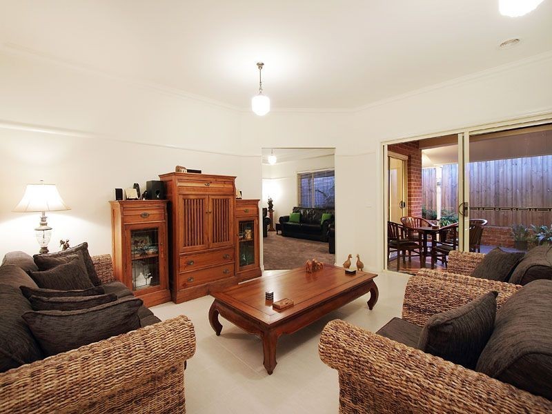 18 Dunmore Close, Langwarrin VIC 3910