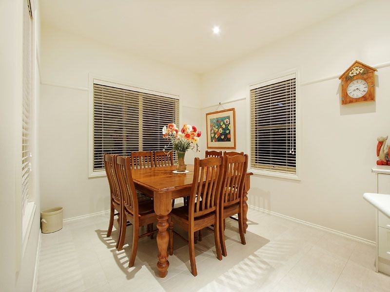 18 Dunmore Close, Langwarrin VIC 3910