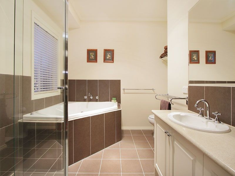 18 Dunmore Close, Langwarrin VIC 3910