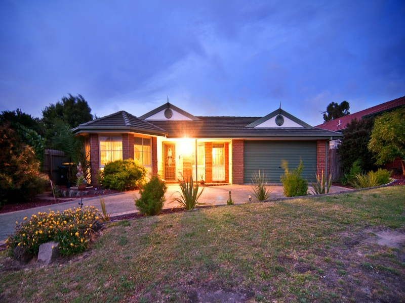 13 Heatherwood Grove, Langwarrin VIC 3910