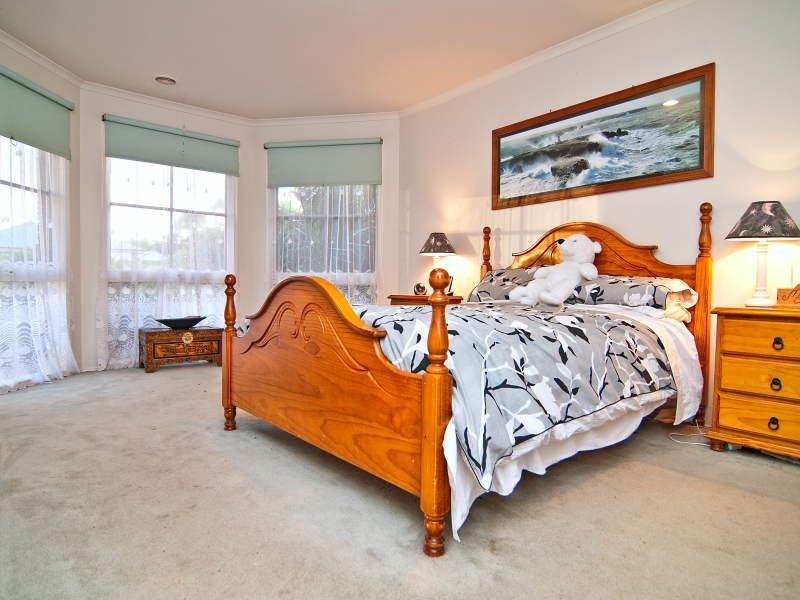 13 Heatherwood Grove, Langwarrin VIC 3910