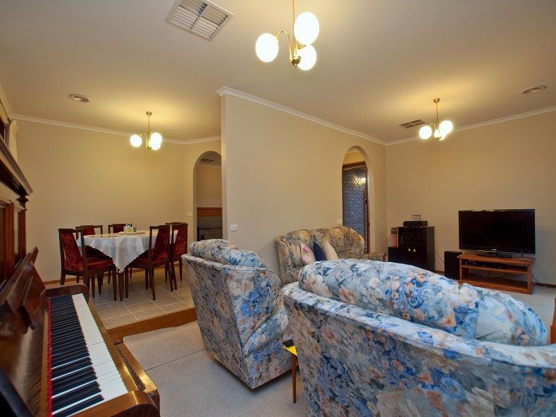 30 Malcolm Road, Langwarrin VIC 3910