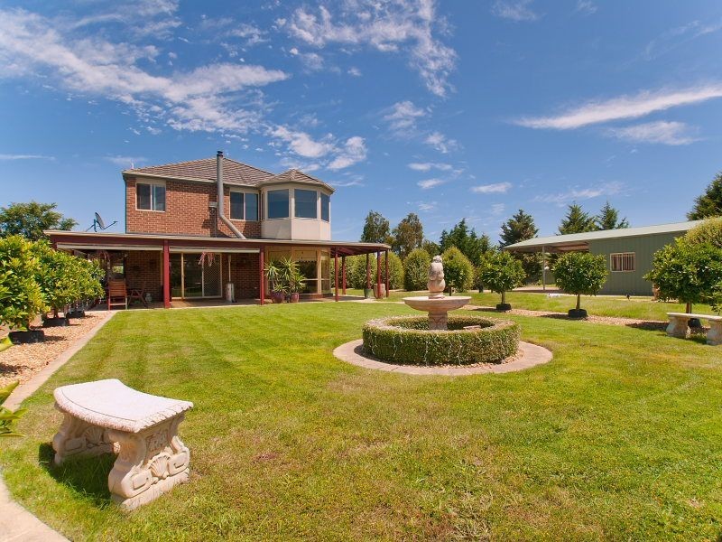 34 Walter Way, Cranbourne South VIC 3977