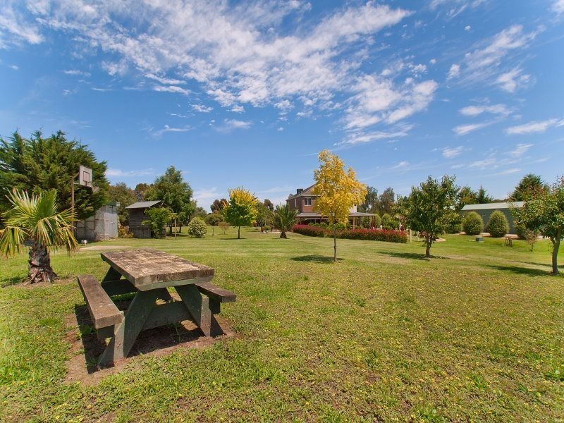 34 Walter Way, Cranbourne South VIC 3977