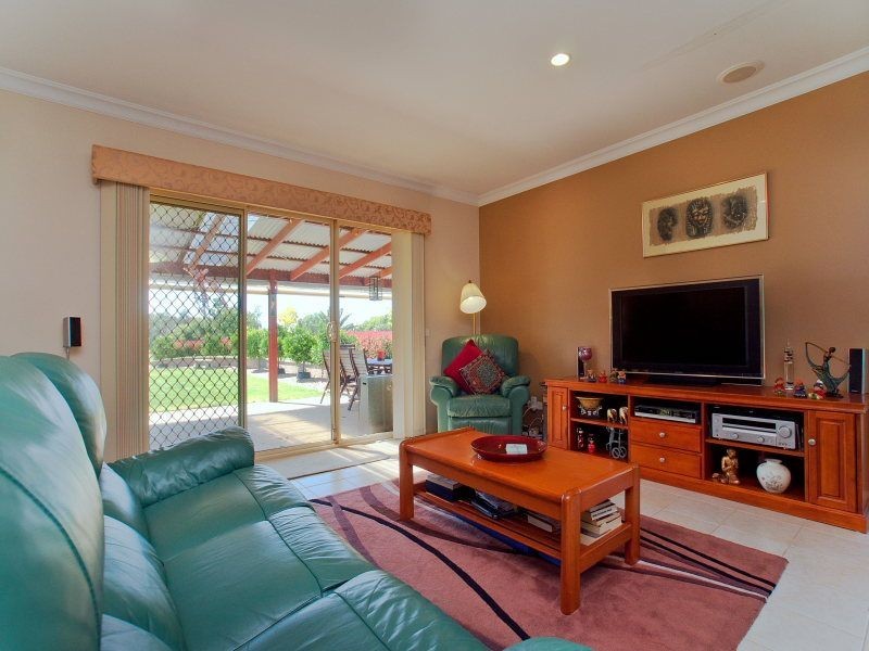34 Walter Way, Cranbourne South VIC 3977