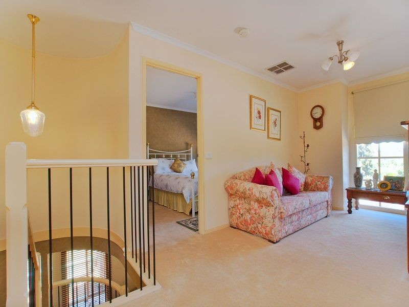 34 Walter Way, Cranbourne South VIC 3977