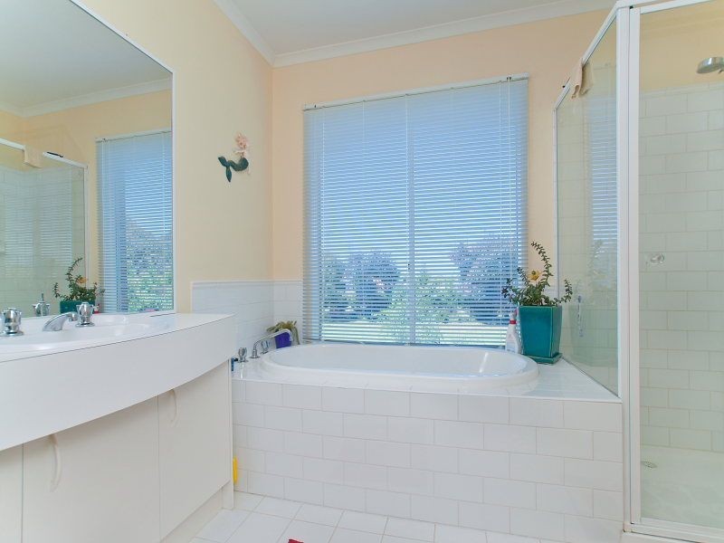 34 Walter Way, Cranbourne South VIC 3977