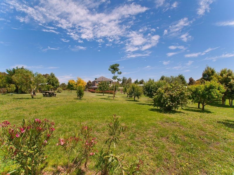 34 Walter Way, Cranbourne South VIC 3977