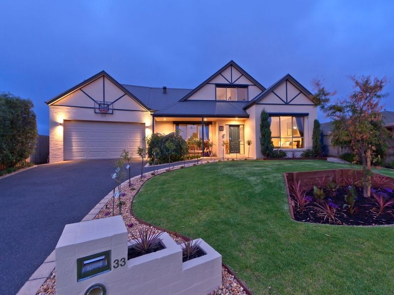 33 Huntingtower Crescent, Langwarrin VIC 3910