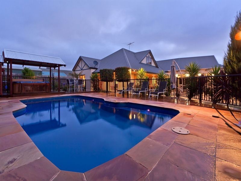 33 Huntingtower Crescent, Langwarrin VIC 3910