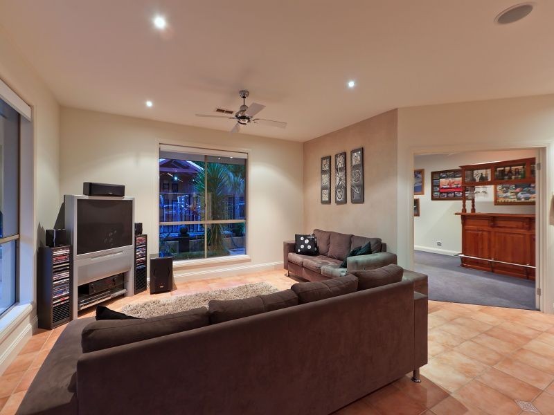 33 Huntingtower Crescent, Langwarrin VIC 3910