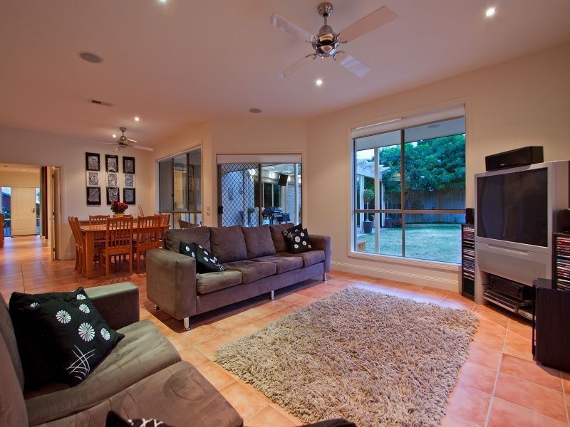 33 Huntingtower Crescent, Langwarrin VIC 3910