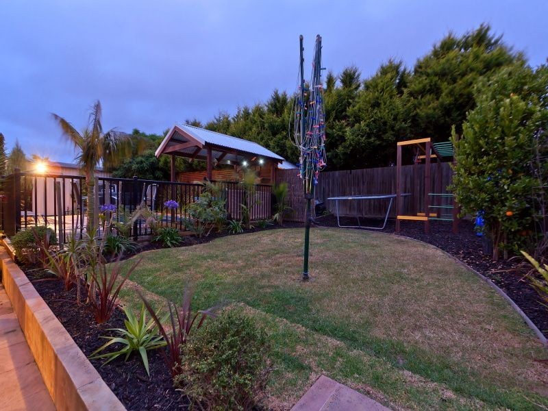 33 Huntingtower Crescent, Langwarrin VIC 3910