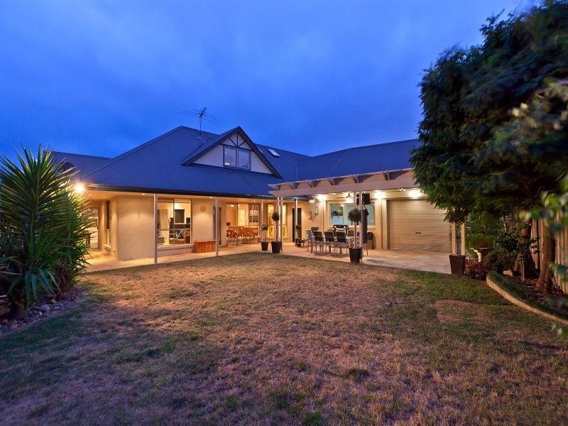 33 Huntingtower Crescent, Langwarrin VIC 3910