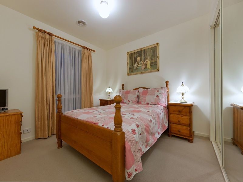 2/327 Cranbourne Road, Langwarrin VIC 3910