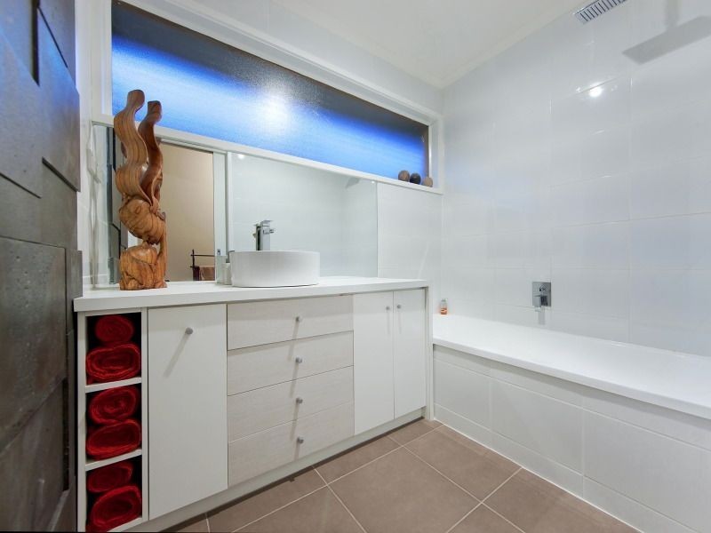 28 Leonard Drive, Langwarrin VIC 3910
