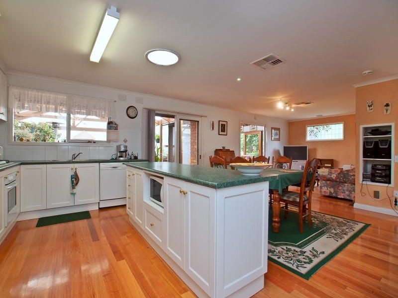 5 Elm Grove, Langwarrin VIC 3910