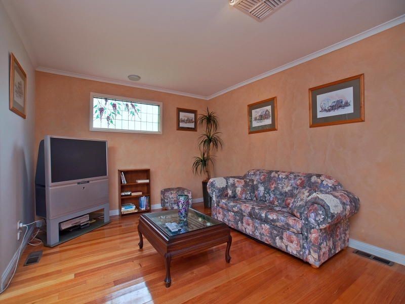 5 Elm Grove, Langwarrin VIC 3910