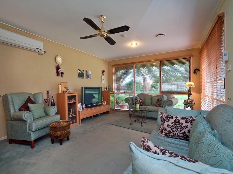 16 Olearia Crescent, Langwarrin VIC 3910