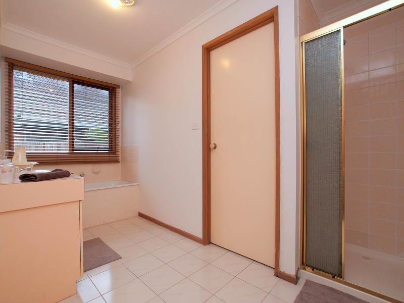 16 Olearia Crescent, Langwarrin VIC 3910