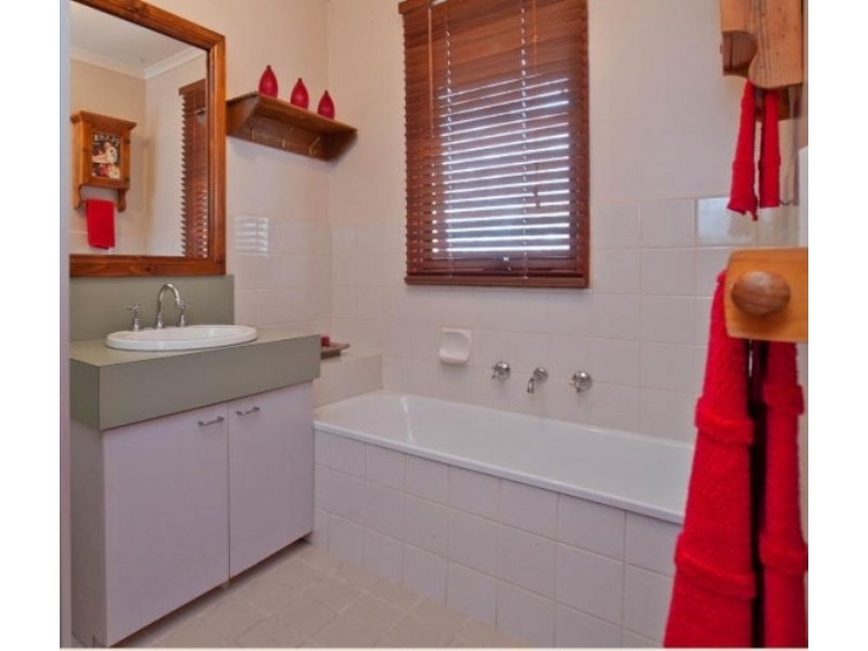7 Natalie Crt, Langwarrin VIC 3910