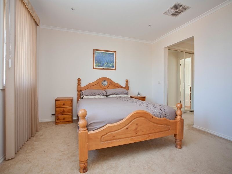 38 Pepperbush Crescent, Langwarrin VIC 3910