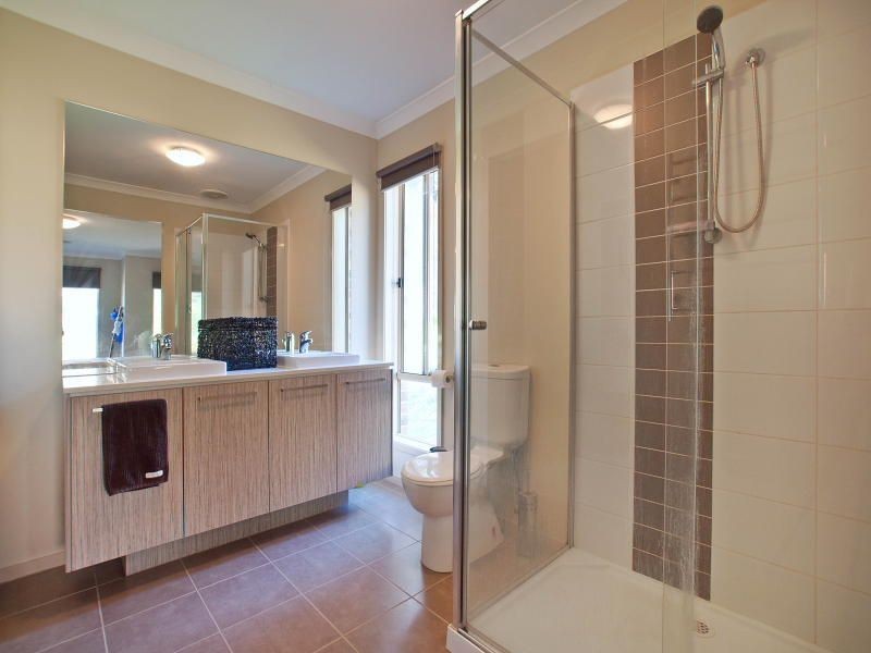 11 Sugar Glider Place, Langwarrin VIC 3910