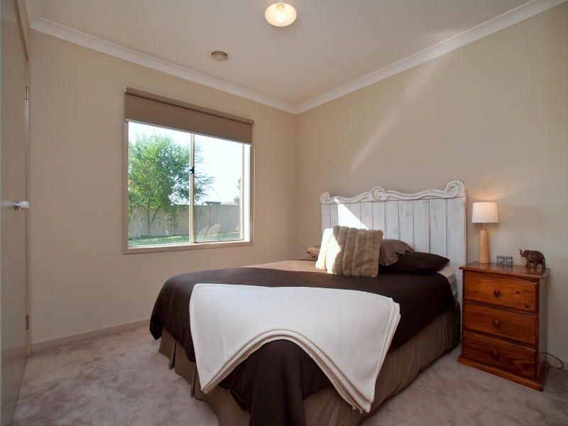 11 Sugar Glider Place, Langwarrin VIC 3910