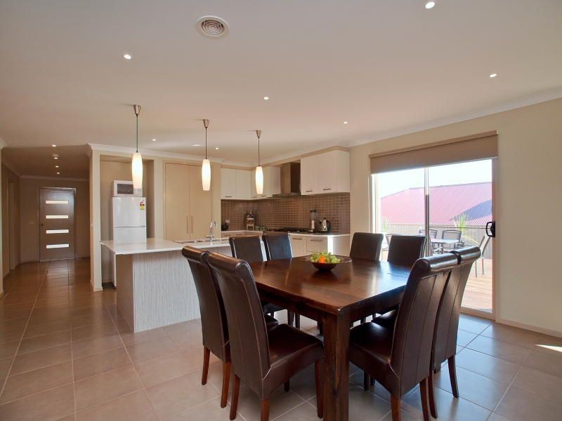 11 Sugar Glider Place, Langwarrin VIC 3910