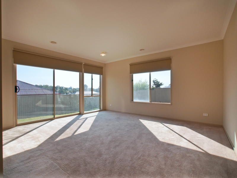 11 Sugar Glider Place, Langwarrin VIC 3910