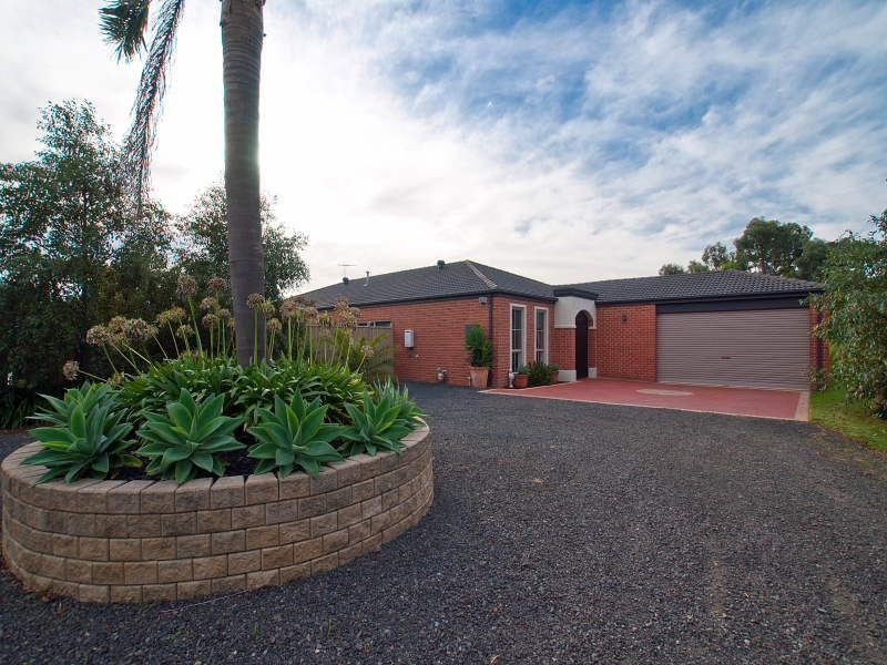 2 Leisureland Drive, Langwarrin VIC 3910