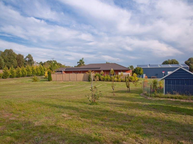 2 Leisureland Drive, Langwarrin VIC 3910