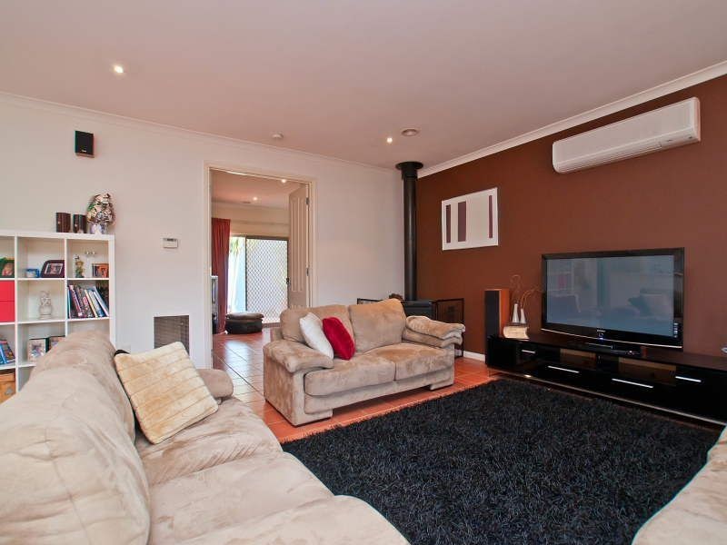 2 Leisureland Drive, Langwarrin VIC 3910