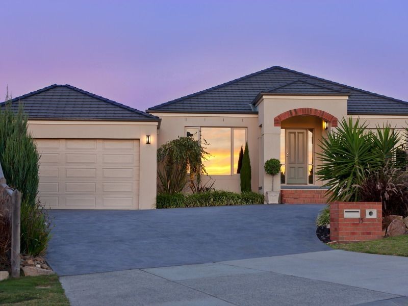 15 Brown Thornbill Court, Langwarrin VIC 3910