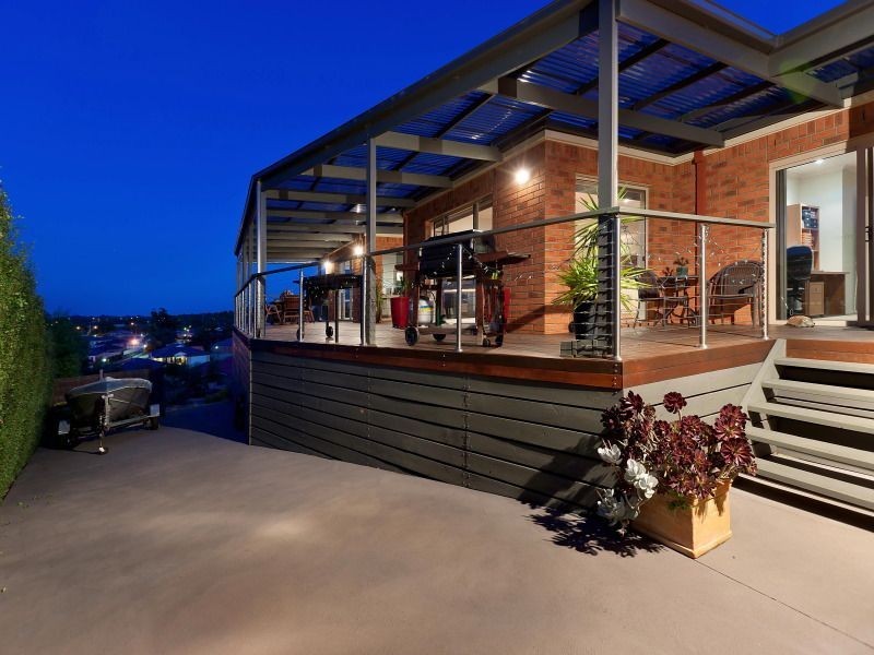 15 Brown Thornbill Court, Langwarrin VIC 3910